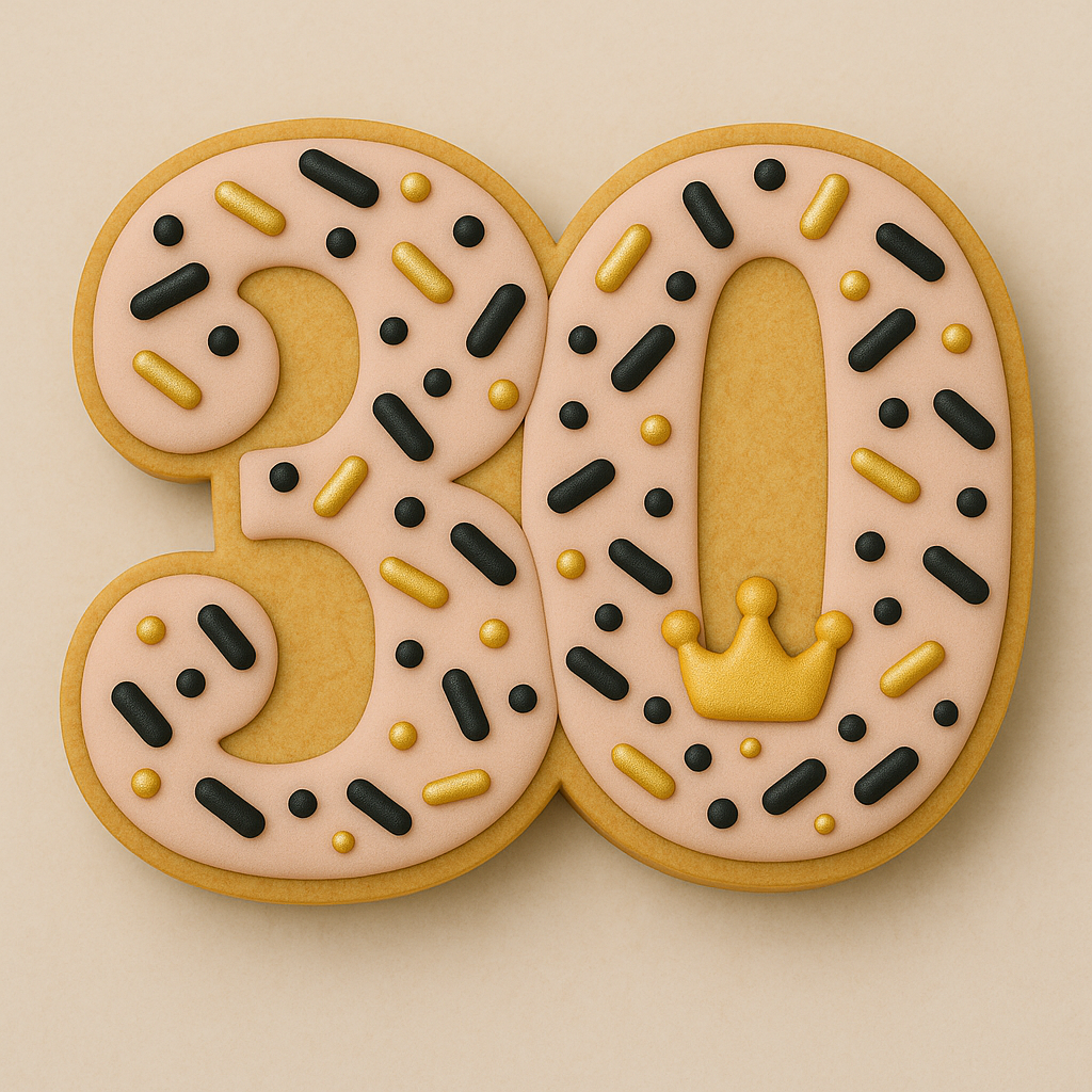 Cookie cutter in the shape of the number “30,” perfect for milestone birthday celebrations. Ideal for decorating with blush-toned royal icing, black and gold sprinkles, and a small golden crown to highlight the big 3-0 in regal style.